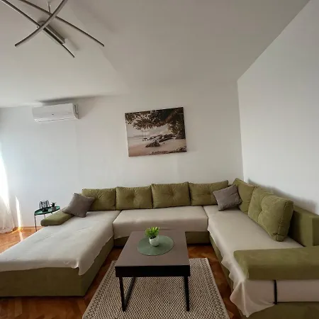 Apartment Tomaky