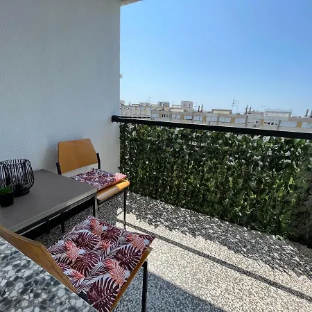 Tomaky Apartment Split