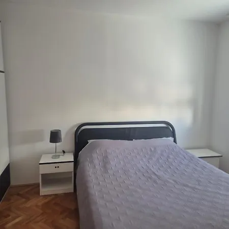 Tomaky Apartman *